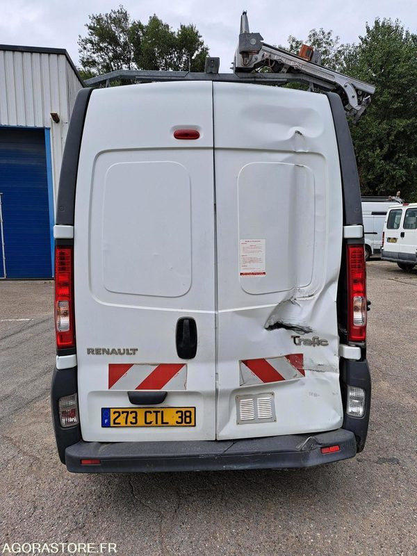 Renault Trafic - 2006 - 75540kms - 273CTL38 - Panel van: picture 4 Renault Trafic - 2006 - 75540kms - 273CTL38 - Panel van: picture 4