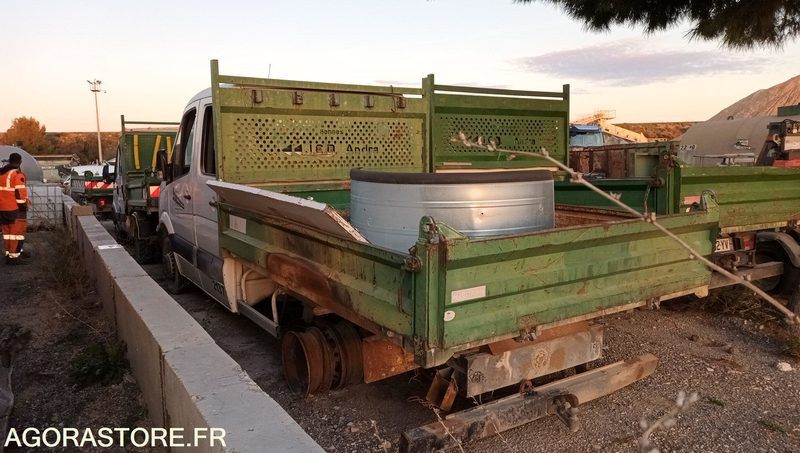 VOLKSWAGEN CRAFTER benne double cabine - 2011 - 213750kms - BL-964-FA - Tipper van: picture 3 VOLKSWAGEN CRAFTER benne double cabine - 2011 - 213750kms - BL-964-FA - Tipper van: picture 3