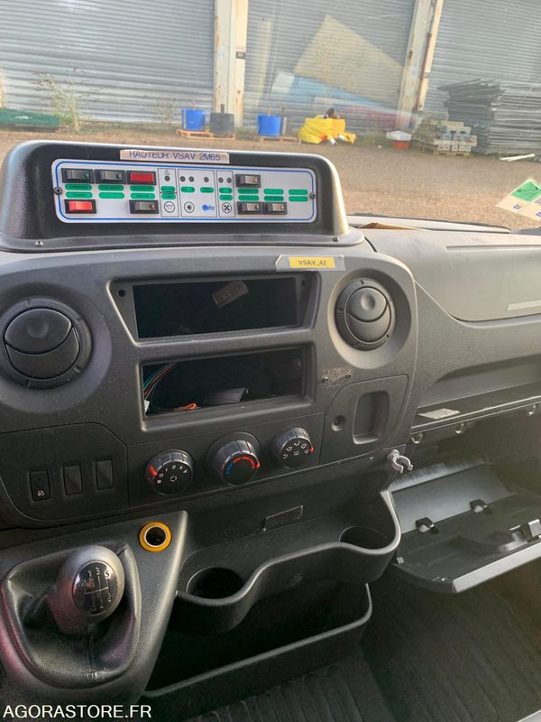 VSAV RENAULT MASTER3 BW219QR - Panel van: picture 5 VSAV RENAULT MASTER3 BW219QR - Panel van: picture 5