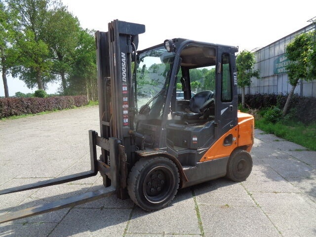 Doosan D35C-7 - Diesel forklift: picture 4 Doosan D35C-7 - Diesel forklift: picture 4