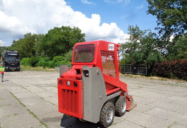 Gehl 1640 - Skid steer loader: picture 3 Gehl 1640 - Skid steer loader: picture 3