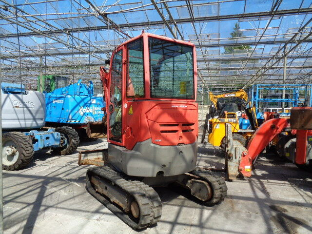 Mini excavator Volvo ECR25D: picture 6