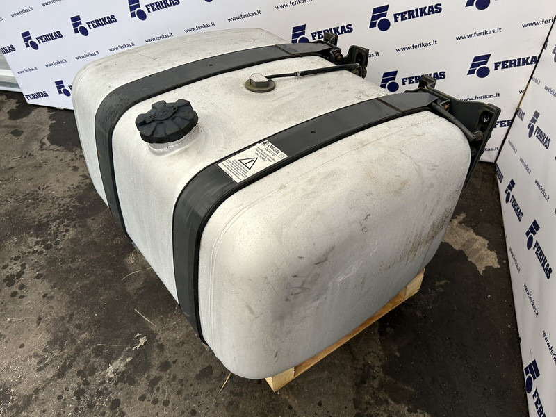 Mercedes-Benz 330L complete fuel tank with brackets - Fuel tank for Truck: picture 3 Mercedes-Benz 330L complete fuel tank with brackets - Fuel tank for Truck: picture 3
