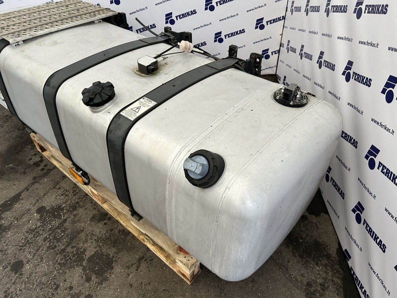 Mercedes-Benz 660L + 75L AdBlue complete fuel tank - Fuel tank for Truck: picture 4 Mercedes-Benz 660L + 75L AdBlue complete fuel tank - Fuel tank for Truck: picture 4