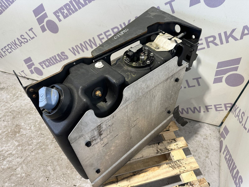 Mercedes-Benz Actros MP4 - Exhaust system for Truck: picture 2 Mercedes-Benz Actros MP4 - Exhaust system for Truck: picture 2