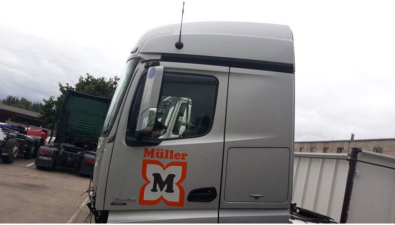 Mercedes-Benz Actros MP4 - Cab and interior for Truck: picture 3 Mercedes-Benz Actros MP4 - Cab and interior for Truck: picture 3