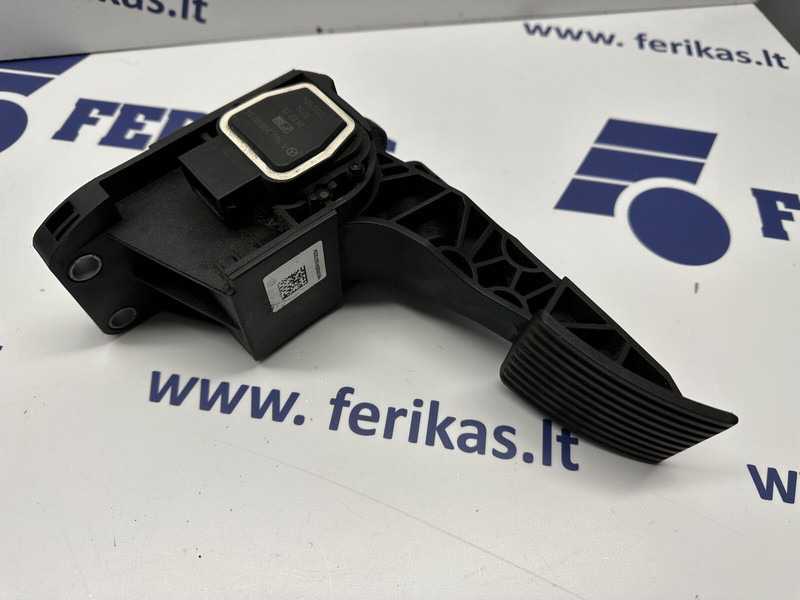 Mercedes-Benz MP4 accelerator pedal - Pedal for Truck: picture 1 Mercedes-Benz MP4 accelerator pedal - Pedal for Truck: picture 1
