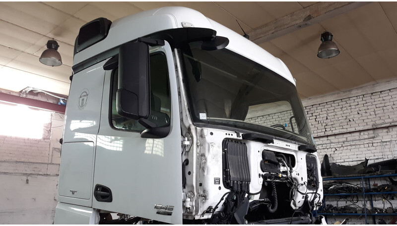 Mercedes-Benz Stream space cab A - Cab and interior for Truck: picture 1 Mercedes-Benz Stream space cab A - Cab and interior for Truck: picture 1