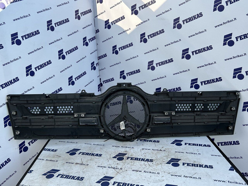 Mercedes-Benz bonnet grill with illuminated logo - Hood for Truck: picture 4 Mercedes-Benz bonnet grill with illuminated logo - Hood for Truck: picture 4