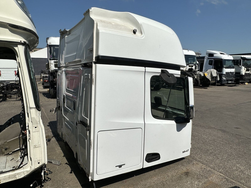 Cab and interior for Truck Mercedes-Benz cab: picture 6