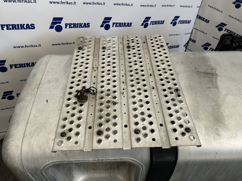 Mercedes-Benz combined fuel tank 720L - Fuel tank for Truck: picture 4 Mercedes-Benz combined fuel tank 720L - Fuel tank for Truck: picture 4