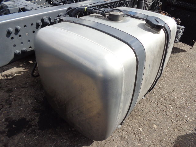Mercedes-Benz fuel tank with brackets - Fuel tank for Truck: picture 3 Mercedes-Benz fuel tank with brackets - Fuel tank for Truck: picture 3