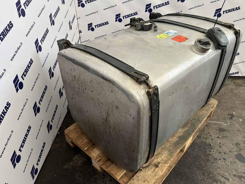 Scania 500L complete fuel tank with brackets - Fuel tank for Truck: picture 2 Scania 500L complete fuel tank with brackets - Fuel tank for Truck: picture 2