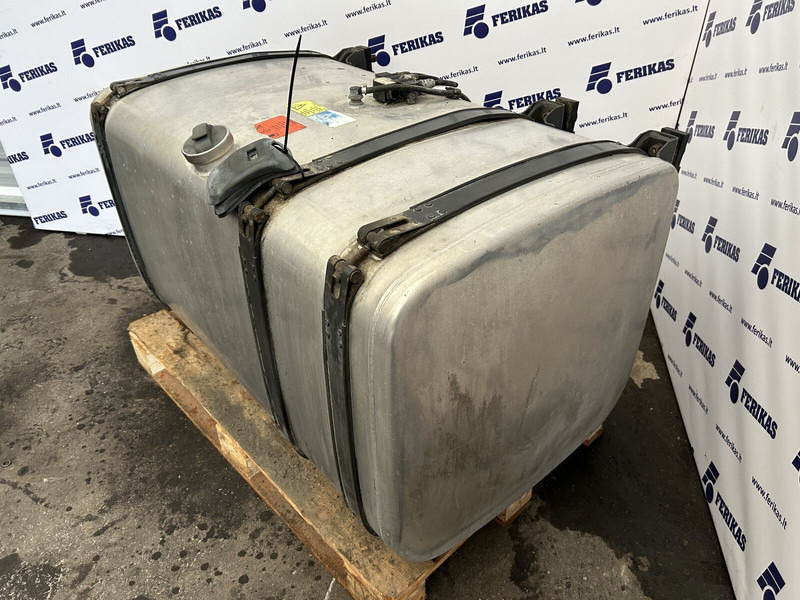 Scania 500L complete fuel tank with brackets - Fuel tank for Truck: picture 3 Scania 500L complete fuel tank with brackets - Fuel tank for Truck: picture 3