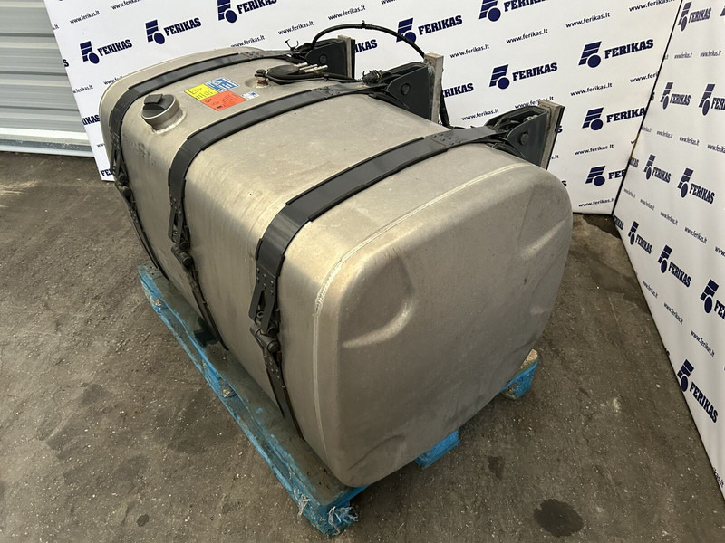 Scania 525L complete fuel tank with fuel optimiser brackets 700x725x124 - Fuel tank for Truck: picture 3 Scania 525L complete fuel tank with fuel optimiser brackets 700x725x124 - Fuel tank for Truck: picture 3