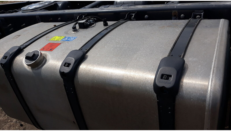 Scania 600L complete fuel tank with brackets - Fuel tank for Truck: picture 4 Scania 600L complete fuel tank with brackets - Fuel tank for Truck: picture 4