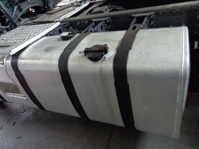 Volvo complete fuel tank with brackets and fuel pump, used or brand ne - Fuel tank for Truck: picture 1 Volvo complete fuel tank with brackets and fuel pump, used or brand ne - Fuel tank for Truck: picture 1