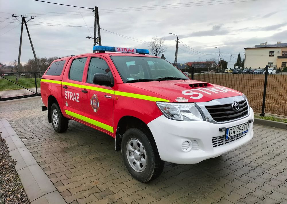 Toyota Hilux 2.5D 4x4, straż, strażacki, pożarniczy - Fire truck, Pickup truck: picture 1 Toyota Hilux 2.5D 4x4, straż, strażacki, pożarniczy - Fire truck, Pickup truck: picture 1