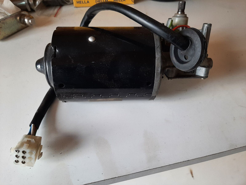 Setra BOSCH 039044245 - Wiper: picture 1 Setra BOSCH 039044245 - Wiper: picture 1