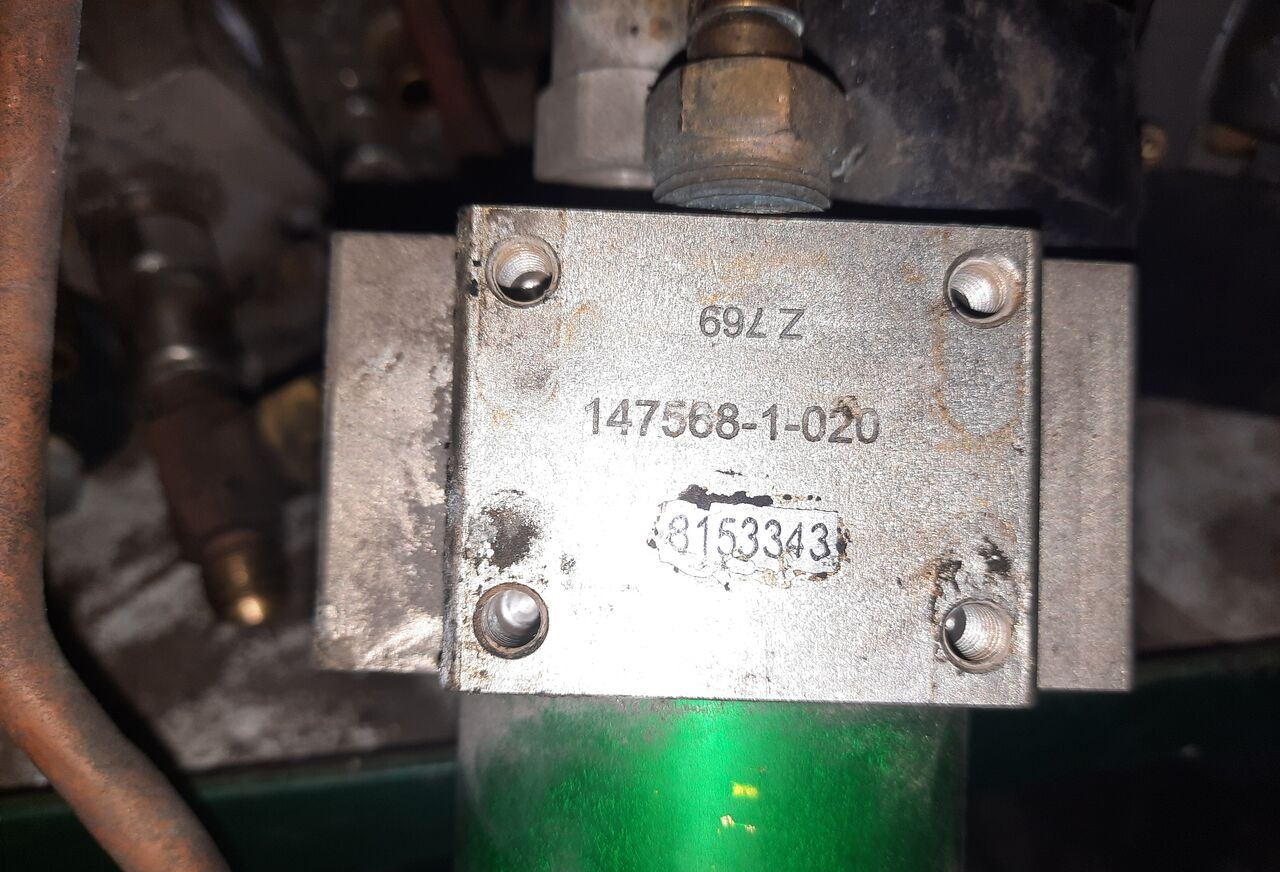 MAN E51.13111-6036 gazovyy reduktor MAN LEON CITY - Spare parts for Bus: picture 1 MAN E51.13111-6036 gazovyy reduktor MAN LEON CITY - Spare parts for Bus: picture 1