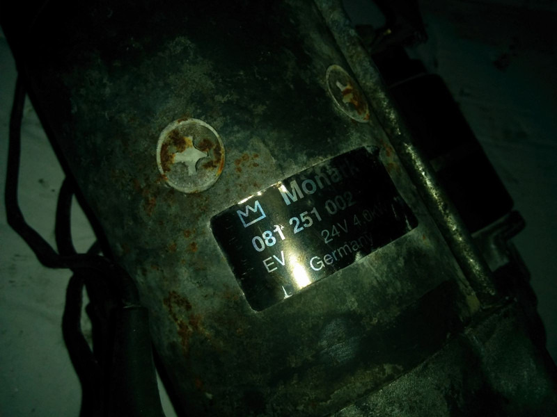 Mercedes-Benz 906 - Spare parts: picture 3 Mercedes-Benz 906 - Spare parts: picture 3