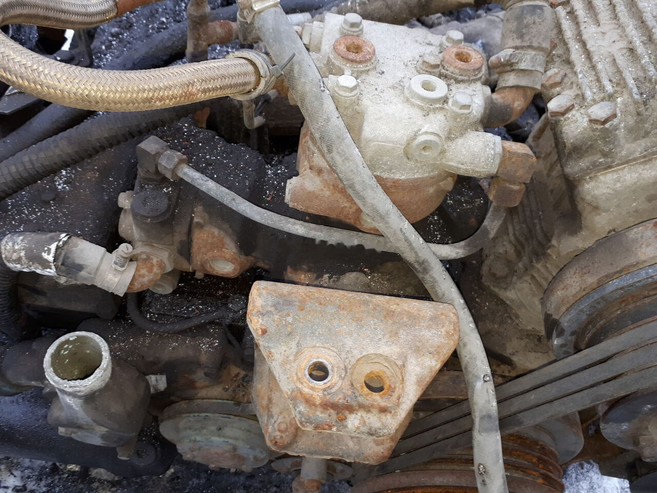 Volvo LP4905 /. LP4992 -B12 .Mersedes Volvo Mersedes 405 - Air brake compressor for Bus: picture 3 Volvo LP4905 /. LP4992 -B12 .Mersedes Volvo Mersedes 405 - Air brake compressor for Bus: picture 3
