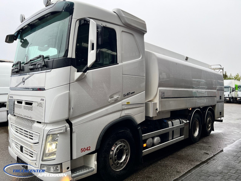 Volvo FH 540 17800 Liter, 4 Compartments, Retarder, Steering axle - Tank truck: picture 3 Volvo FH 540 17800 Liter, 4 Compartments, Retarder, Steering axle - Tank truck: picture 3