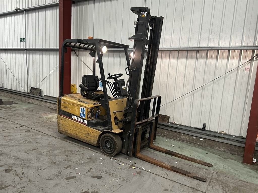 CAT EP16KT - Electric forklift: picture 4 CAT EP16KT - Electric forklift: picture 4
