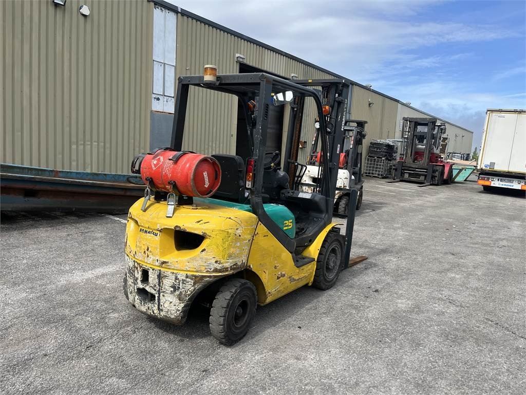 Komatsu FG25HT-16R  - LPG forklift: picture 3 Komatsu FG25HT-16R  - LPG forklift: picture 3