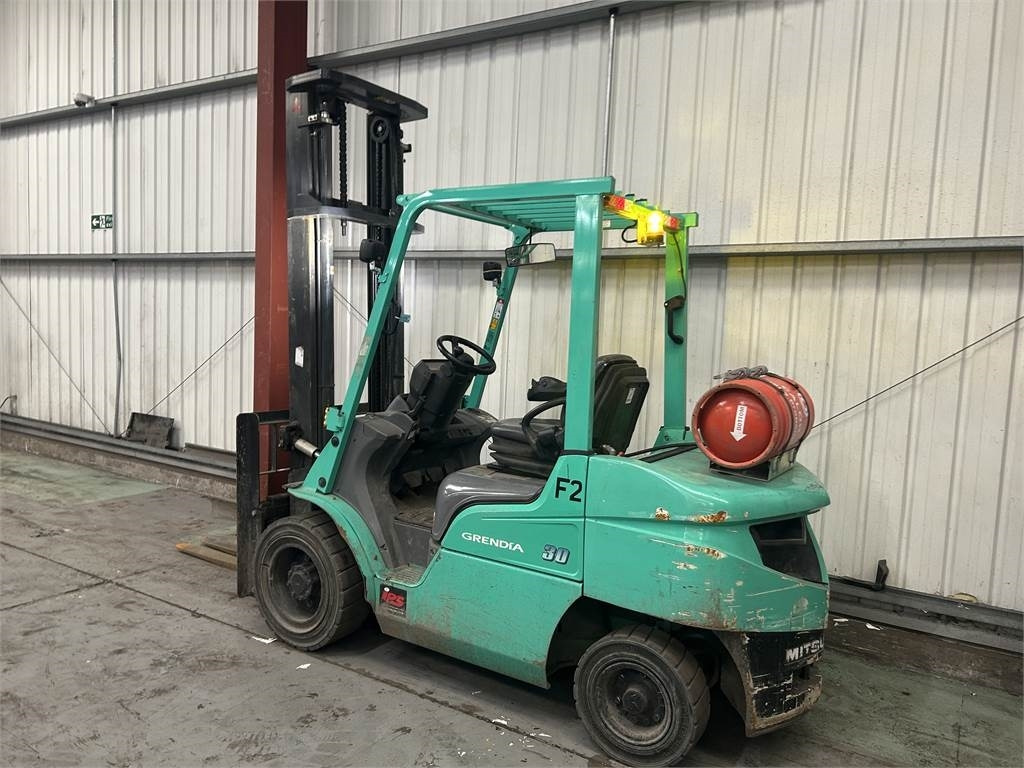 Mitsubishi FG30NT  - LPG forklift: picture 3 Mitsubishi FG30NT  - LPG forklift: picture 3