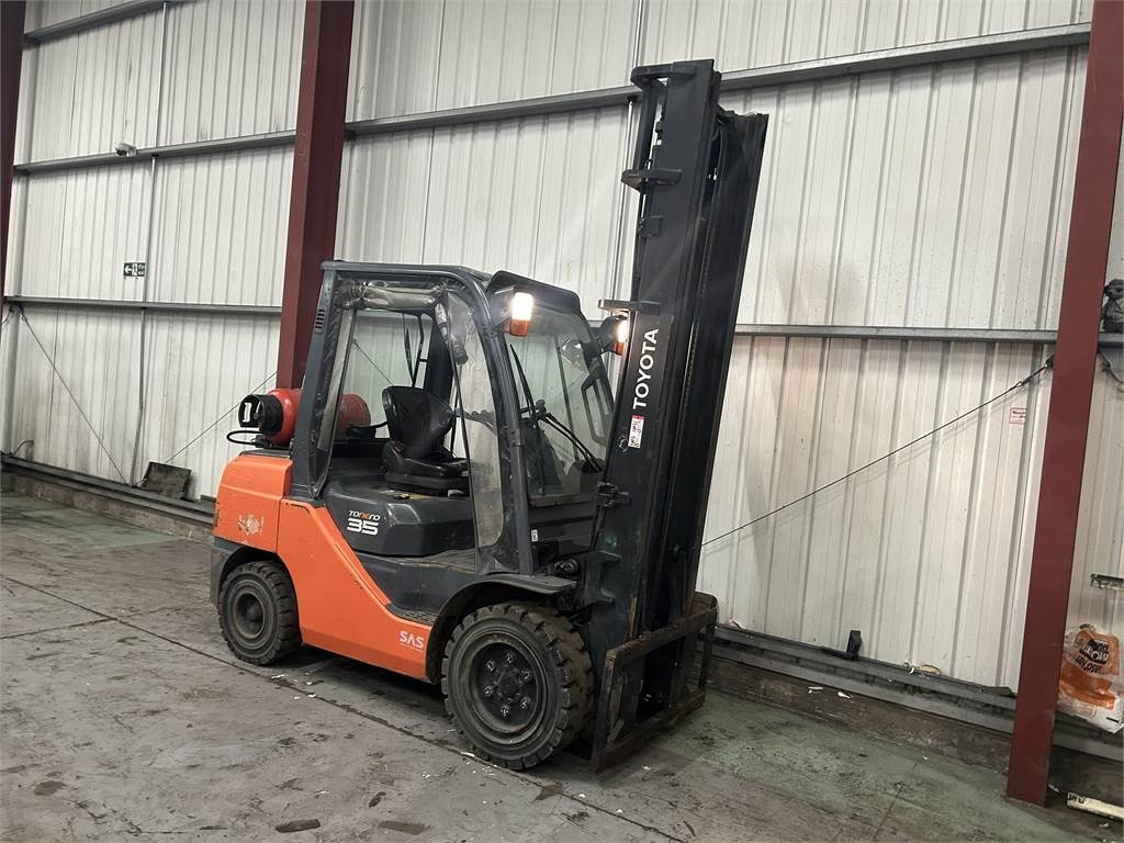 Toyota 02-8FGJF35 - LPG forklift: picture 4 Toyota 02-8FGJF35 - LPG forklift: picture 4