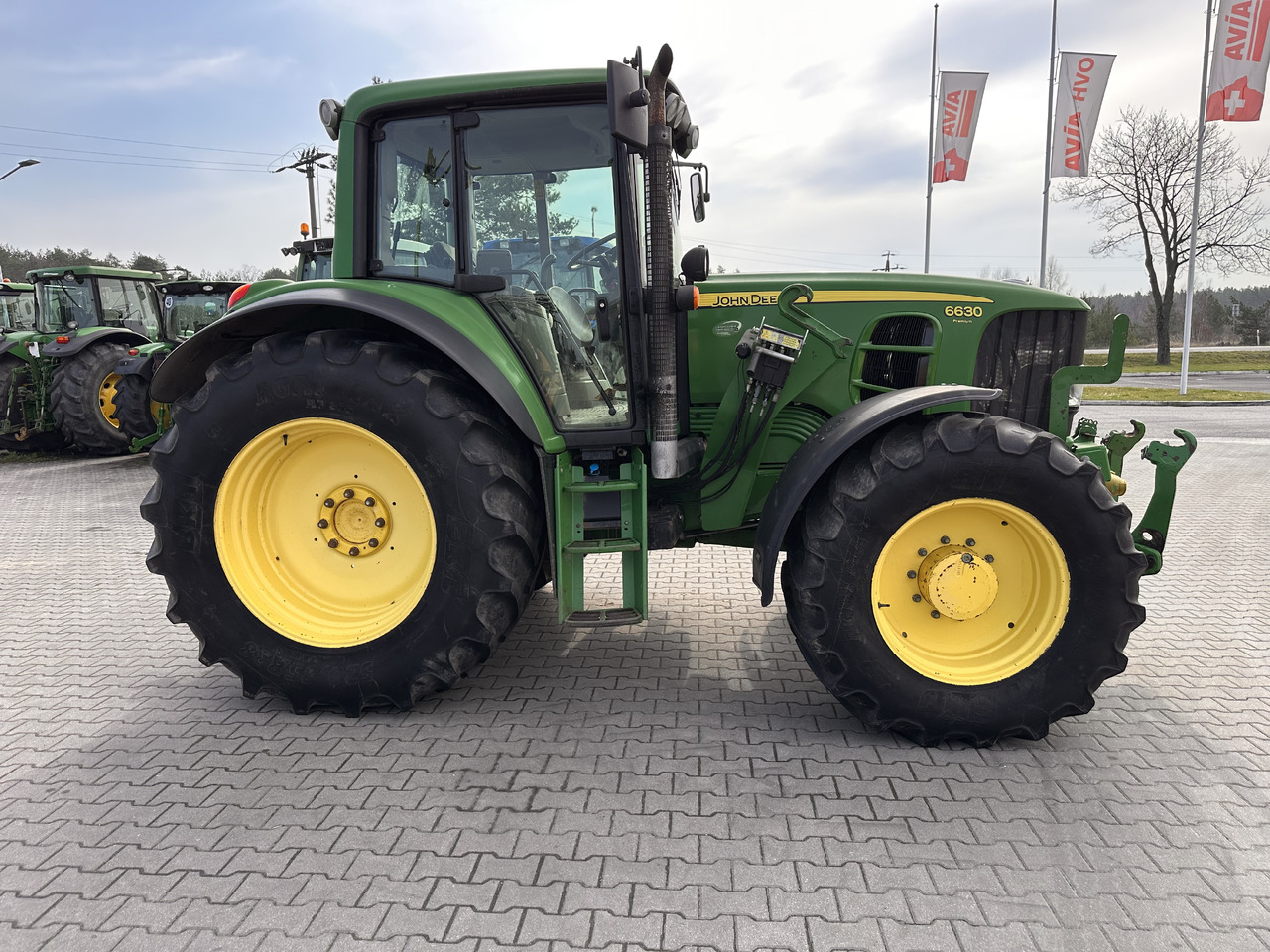 JOHN DEERE 6630 PREMIUM - Farm tractor: picture 3 JOHN DEERE 6630 PREMIUM - Farm tractor: picture 3