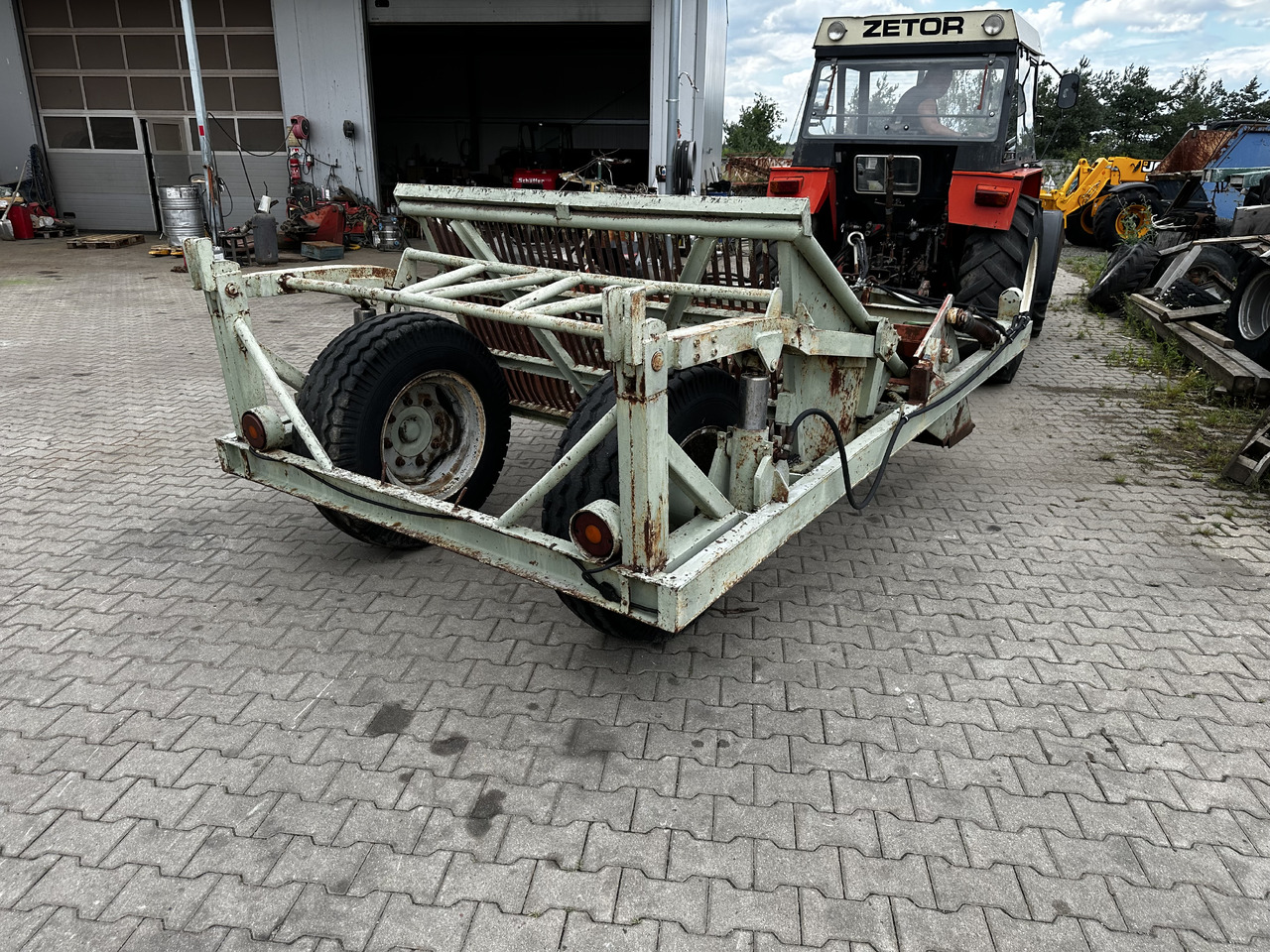 Zbieracz kamieni Fortschritt Steinsammler Steinsammelwagen - Soil tillage equipment: picture 4 Zbieracz kamieni Fortschritt Steinsammler Steinsammelwagen - Soil tillage equipment: picture 4