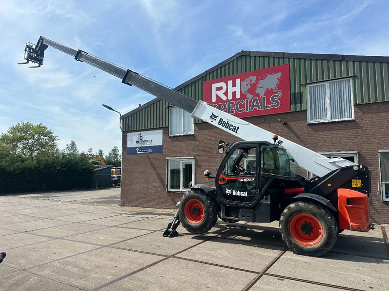 Bobcat T40.180 SLPB 31,CE, 3102 HOURS, 18 M , 4000KG 1200MM FORKS AIR CONDITIONER - Telescopic handler: picture 1 Bobcat T40.180 SLPB 31,CE, 3102 HOURS, 18 M , 4000KG 1200MM FORKS AIR CONDITIONER - Telescopic handler: picture 1
