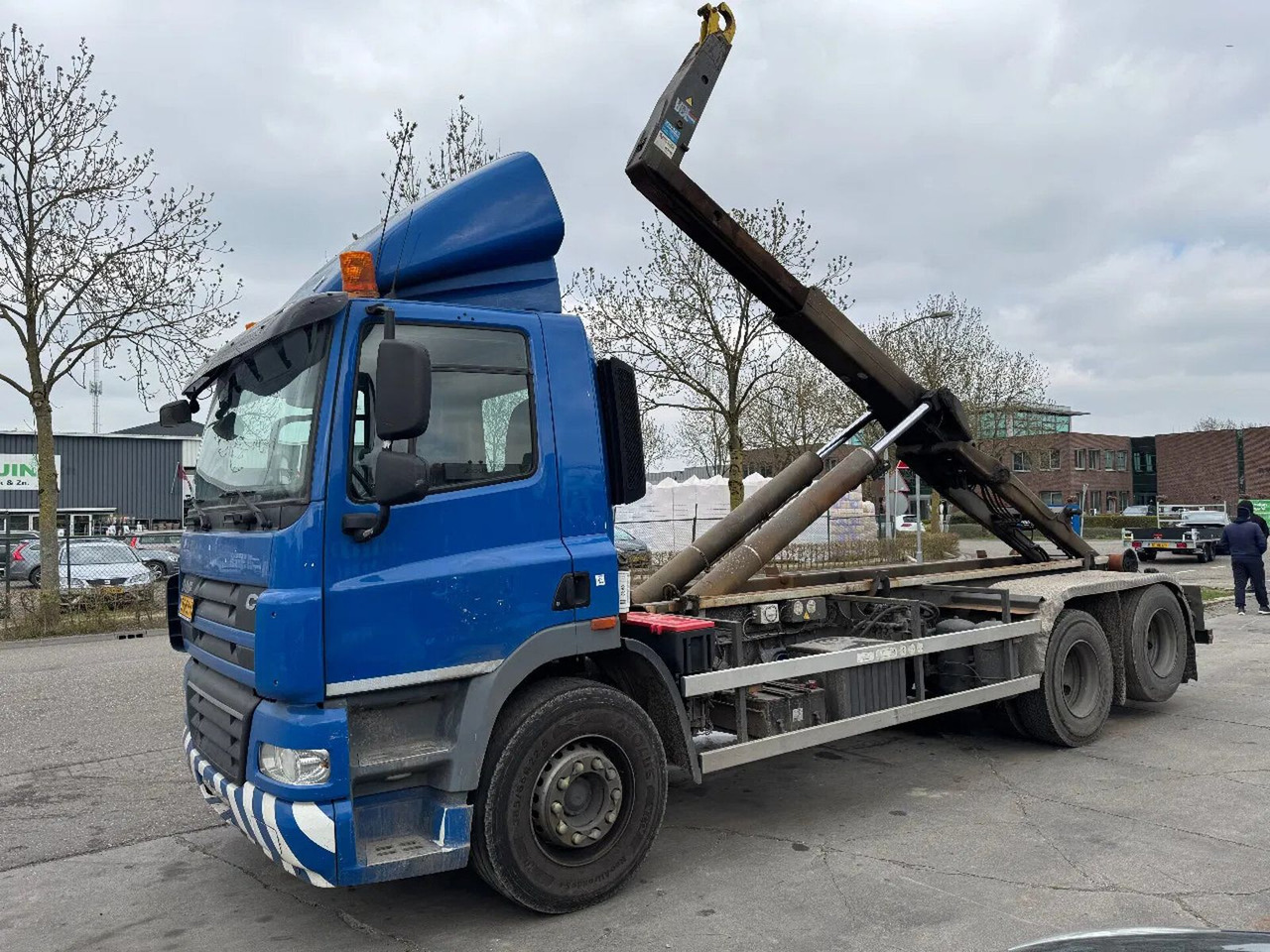 DAF CF 85.360 EURO 5 6X2 25T VDL HOOK TÜV 11-2025 - Hook lift truck: picture 1 DAF CF 85.360 EURO 5 6X2 25T VDL HOOK TÜV 11-2025 - Hook lift truck: picture 1