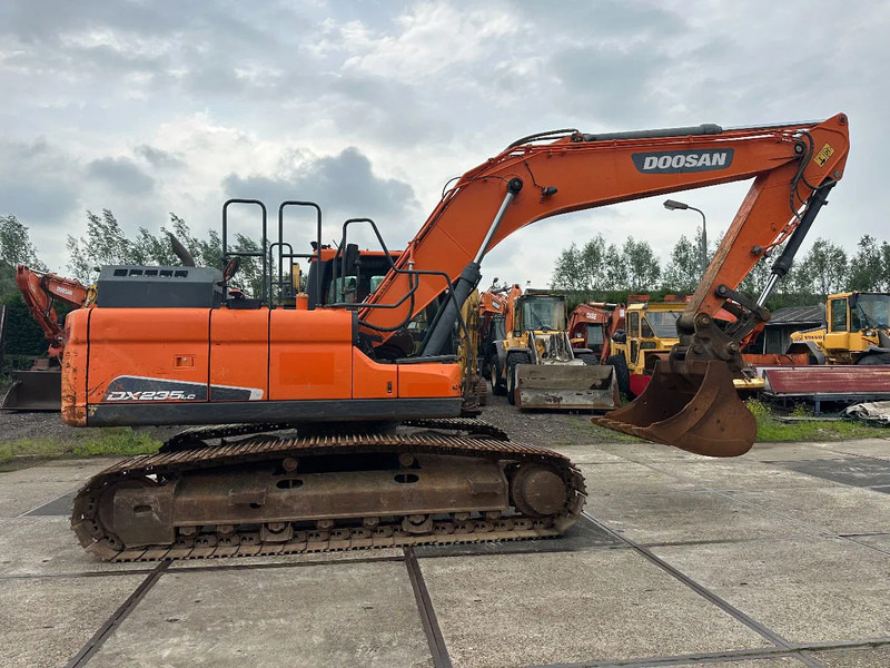 Doosan DX235LC 5 - ONLY 4226 HOURS - - Crawler excavator: picture 2 Doosan DX235LC 5 - ONLY 4226 HOURS - - Crawler excavator: picture 2
