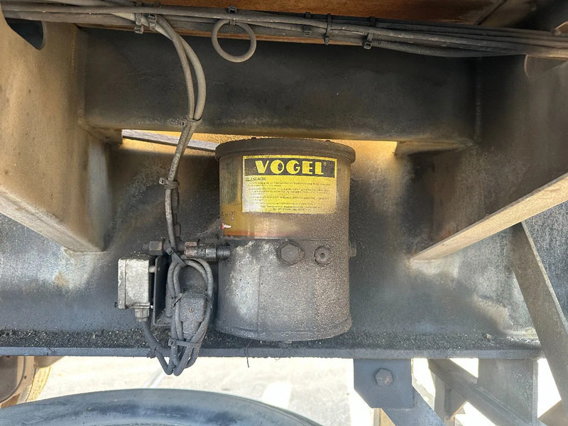 Dropside/ Flatbed semi-trailer Floor KENNIS R14/6.00 APK 11-2026 2 STUUR EN 2 LIFT ASSEN: picture 11 Dropside/ Flatbed semi-trailer Floor KENNIS R14/6.00 APK 11-2026 2 STUUR EN 2 LIFT ASSEN: picture 11