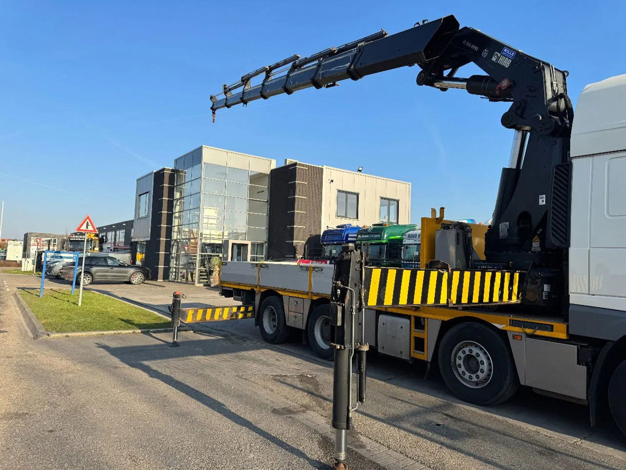 Ginaf G6 4140 CF 8X2 - EURO 6 + HIAB 855 EP-6 + REMOTE - Crane truck, Dropside/ Flatbed truck: picture 5 Ginaf G6 4140 CF 8X2 - EURO 6 + HIAB 855 EP-6 + REMOTE - Crane truck, Dropside/ Flatbed truck: picture 5