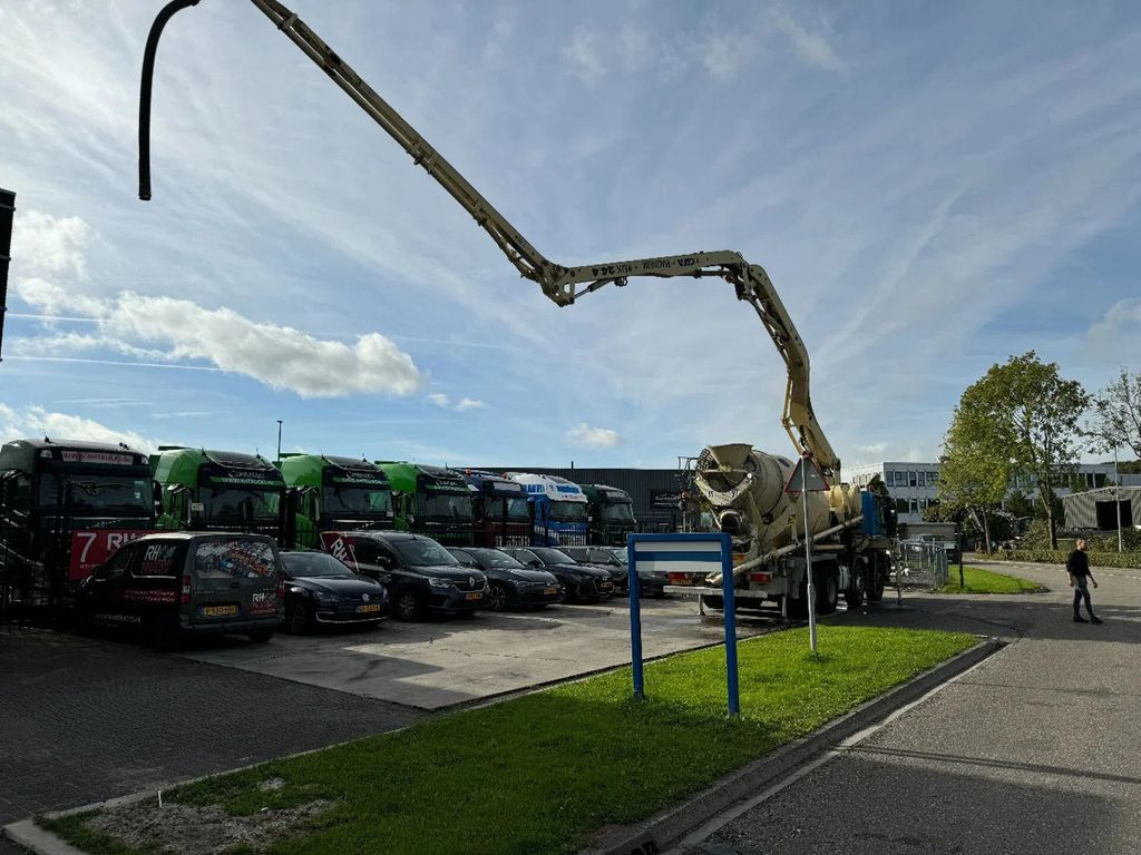Iveco Eurotrakker 410 8X4 CIFA PUMP 24M + MIXER FULL S - Mixer pump truck: picture 3 Iveco Eurotrakker 410 8X4 CIFA PUMP 24M + MIXER FULL S - Mixer pump truck: picture 3