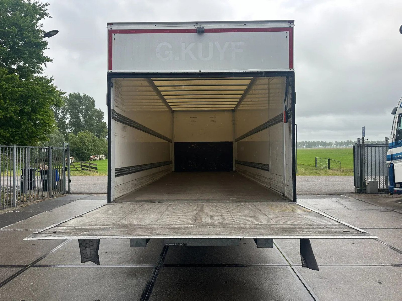 Iveco ML 120 -220 L, DHOLLANDIA LIFT, BOX 726X250X240 - Box truck: picture 5 Iveco ML 120 -220 L, DHOLLANDIA LIFT, BOX 726X250X240 - Box truck: picture 5