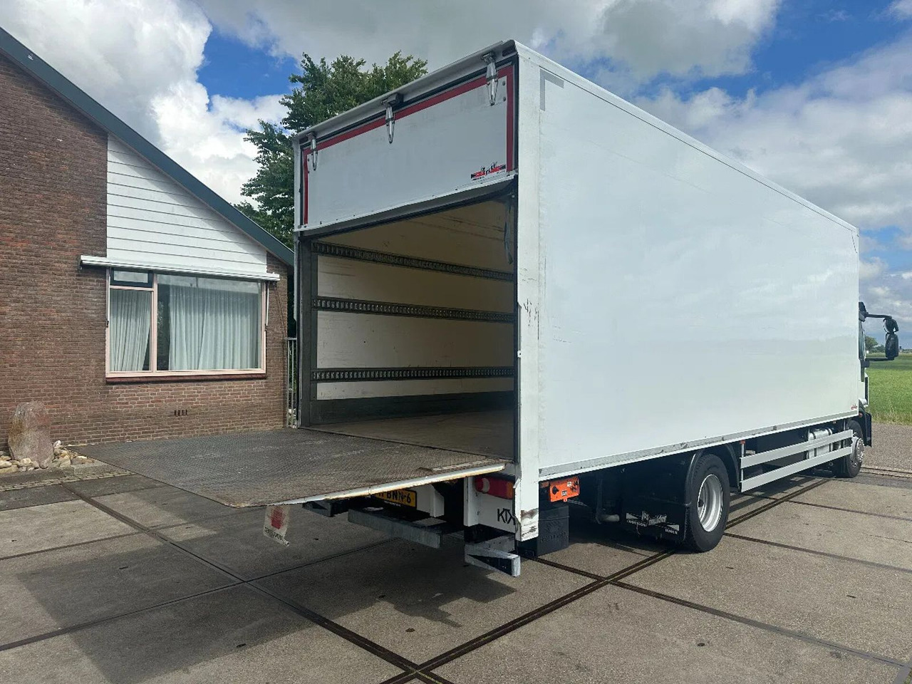 Iveco ML 150 -220, DHOLLANDIA LIFT, BOX 760X250X250 CM - Box truck: picture 4 Iveco ML 150 -220, DHOLLANDIA LIFT, BOX 760X250X250 CM - Box truck: picture 4