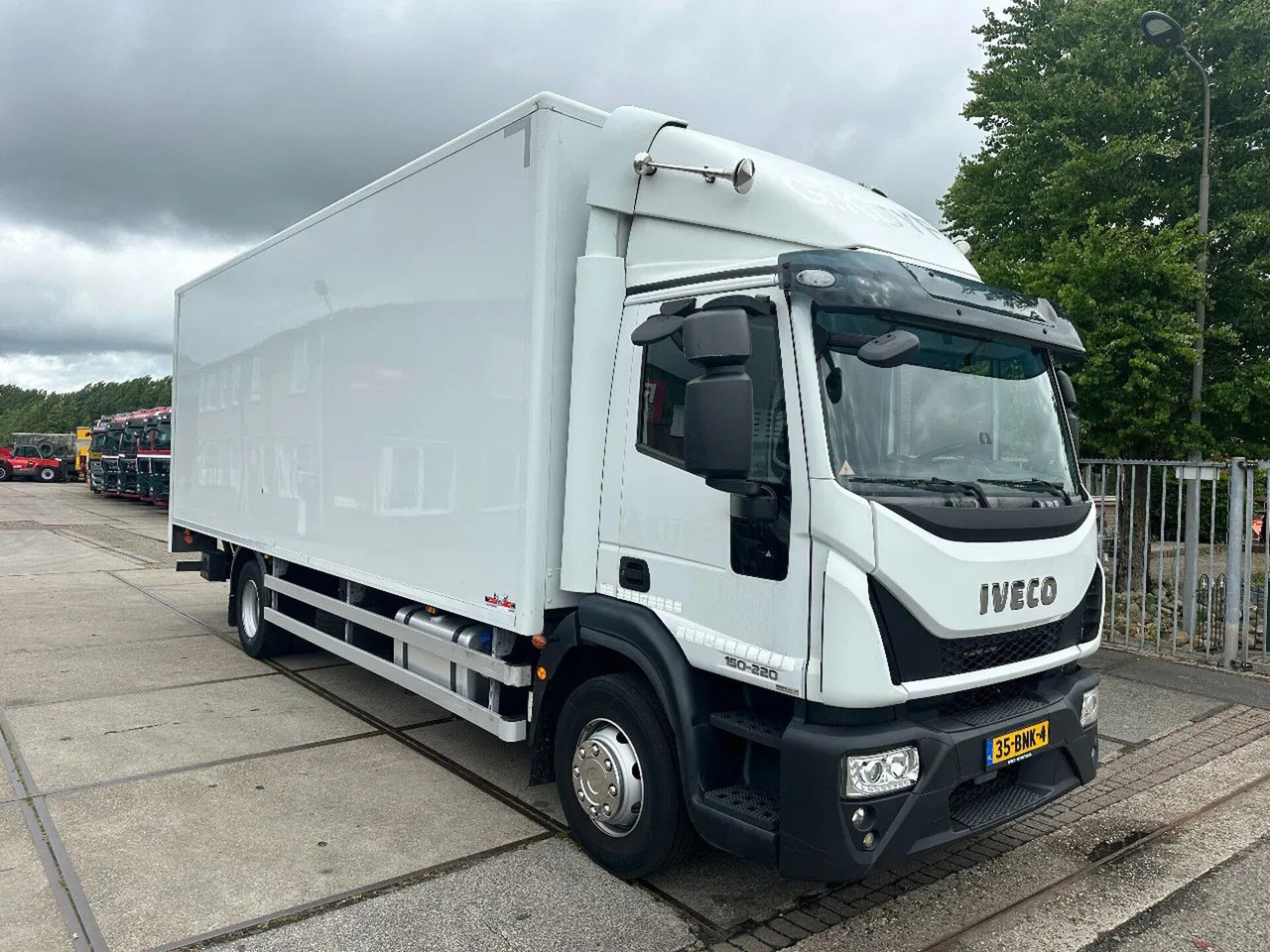 Iveco ML 150 -220, DHOLLANDIA LIFT, BOX 760X250X250 CM - Box truck: picture 3 Iveco ML 150 -220, DHOLLANDIA LIFT, BOX 760X250X250 CM - Box truck: picture 3