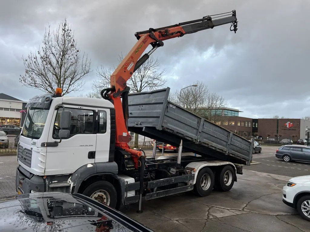 MAN TGA 26.390 6X4 + PALFINGER PK17502 + TIPPER - FU - Tipper, Crane truck: picture 3 MAN TGA 26.390 6X4 + PALFINGER PK17502 + TIPPER - FU - Tipper, Crane truck: picture 3