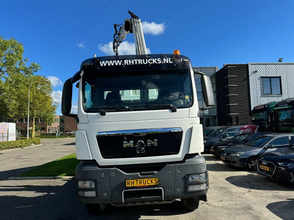 MAN TGS 26.400 6X4 HIAB 166D + REMOTE CONTROL + 2 WA - Tipper, Crane truck: picture 3 MAN TGS 26.400 6X4 HIAB 166D + REMOTE CONTROL + 2 WA - Tipper, Crane truck: picture 3
