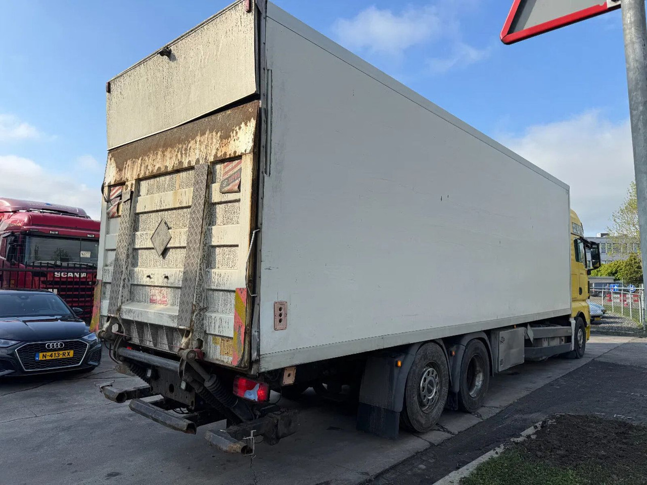 MAN TGX 26.360 6X2 - EURO 5 + ZEPRO LIFT + LIFT/STEE - Box truck: picture 5 MAN TGX 26.360 6X2 - EURO 5 + ZEPRO LIFT + LIFT/STEE - Box truck: picture 5