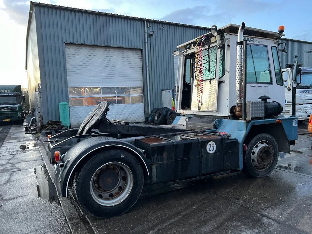 Mafi MT25T131C 4X2 *GEARBOX DON'T GO IN R - Terminal tractor: picture 5 Mafi MT25T131C 4X2 *GEARBOX DON'T GO IN R - Terminal tractor: picture 5