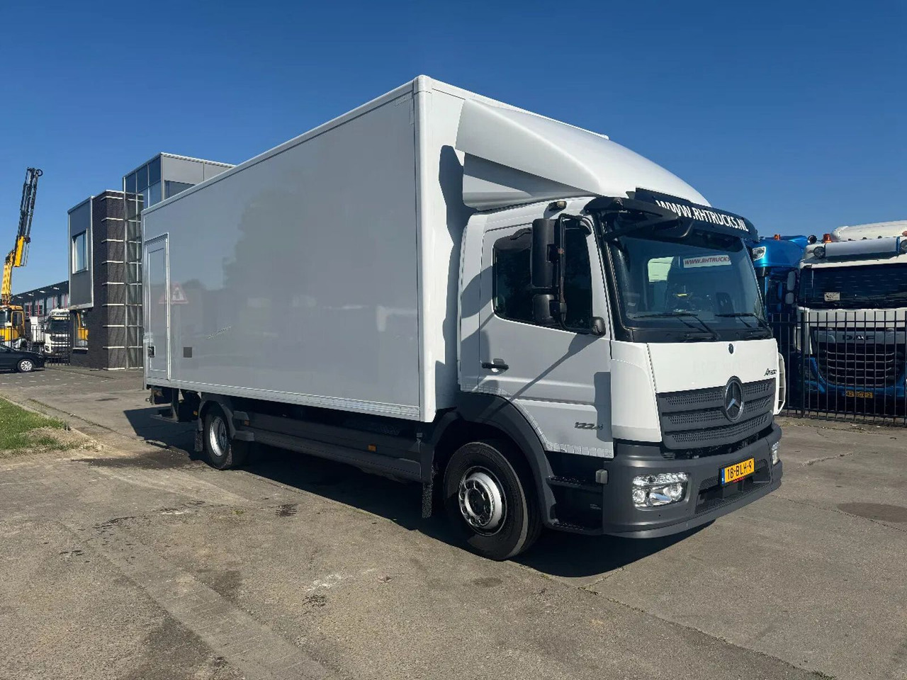 Mercedes-Benz Atego 1224 4X2 EURO 6 CARGOLOCK BOX TÜV 09-2025 - Box truck: picture 3 Mercedes-Benz Atego 1224 4X2 EURO 6 CARGOLOCK BOX TÜV 09-2025 - Box truck: picture 3