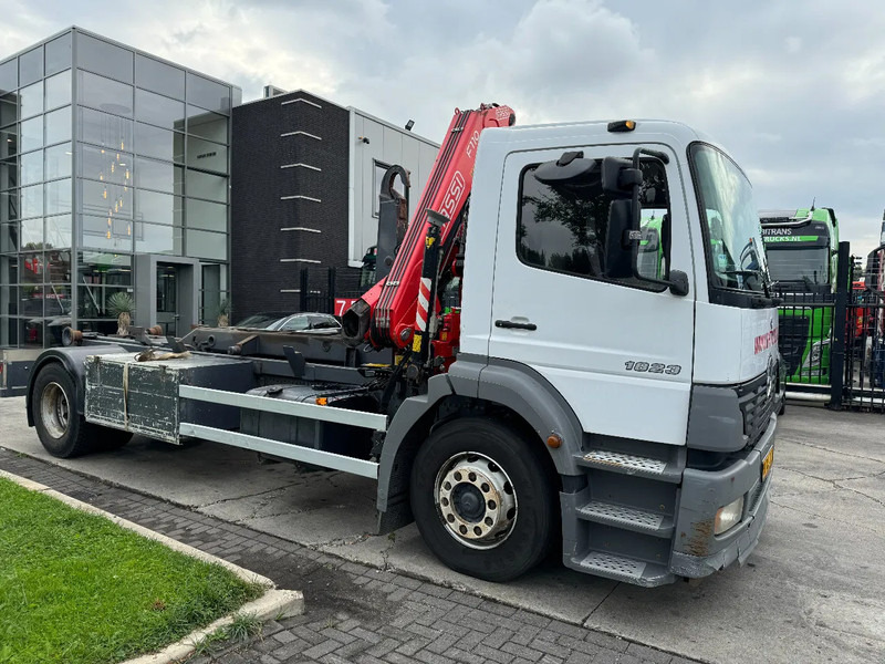 Crane truck Mercedes-Benz Atego 1923 + 2011 FASSI F110 + 2011 VDS HOOKLIFT: picture 10