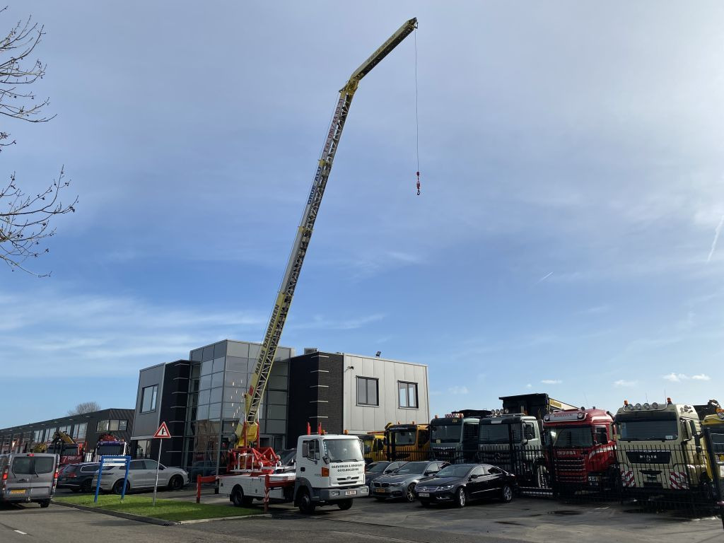Nissan ATLEON 140 + KLAAS ALU-KRAN 28 METER MET REMOTE - Crane truck: picture 2 Nissan ATLEON 140 + KLAAS ALU-KRAN 28 METER MET REMOTE - Crane truck: picture 2