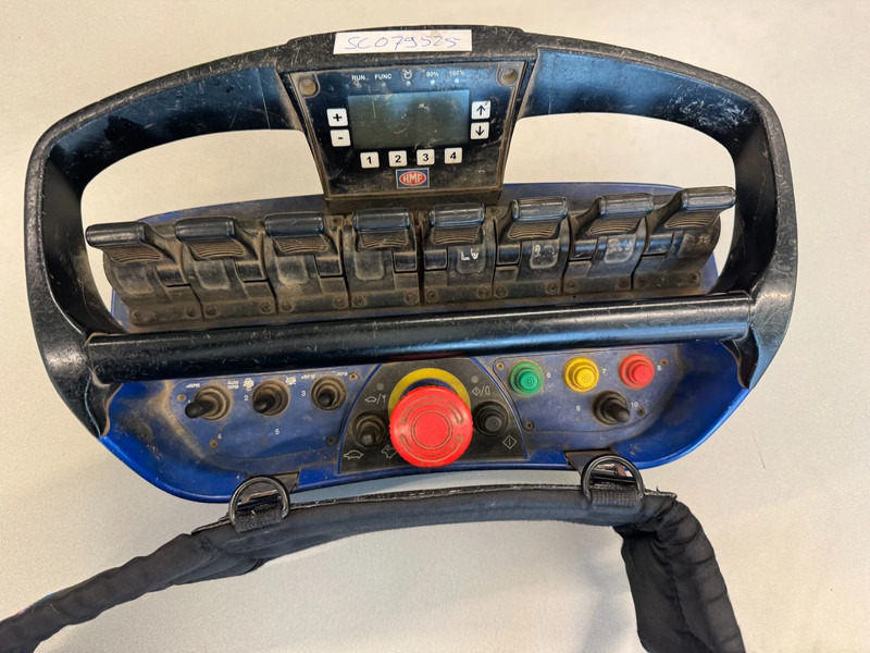 Dropside/ Flatbed truck, Crane truck Scania G440 8X2 EURO 6 HMF 8520 + REMOTE CONTROL TWISTLOCKS: picture 7